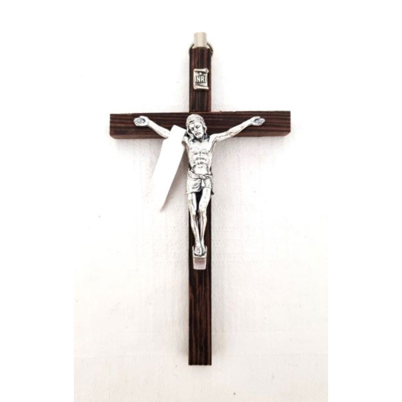 Kruisbeeld van nookhout met Christus in zilver. 13 cm